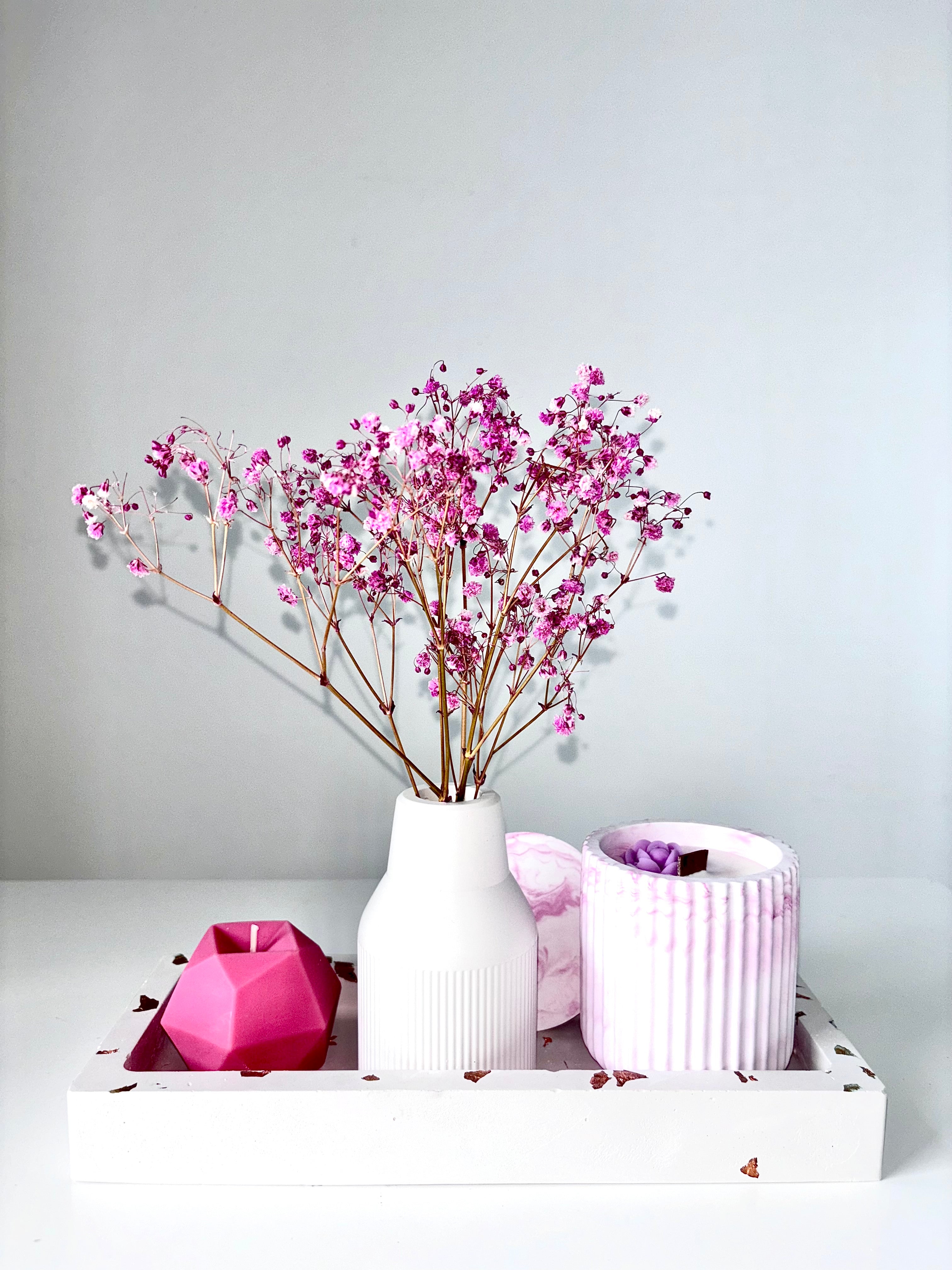 "Blossom Glow" Rožinių Atspalvių Rankų Darbo Žvakių ir Vazelės Rinkinys