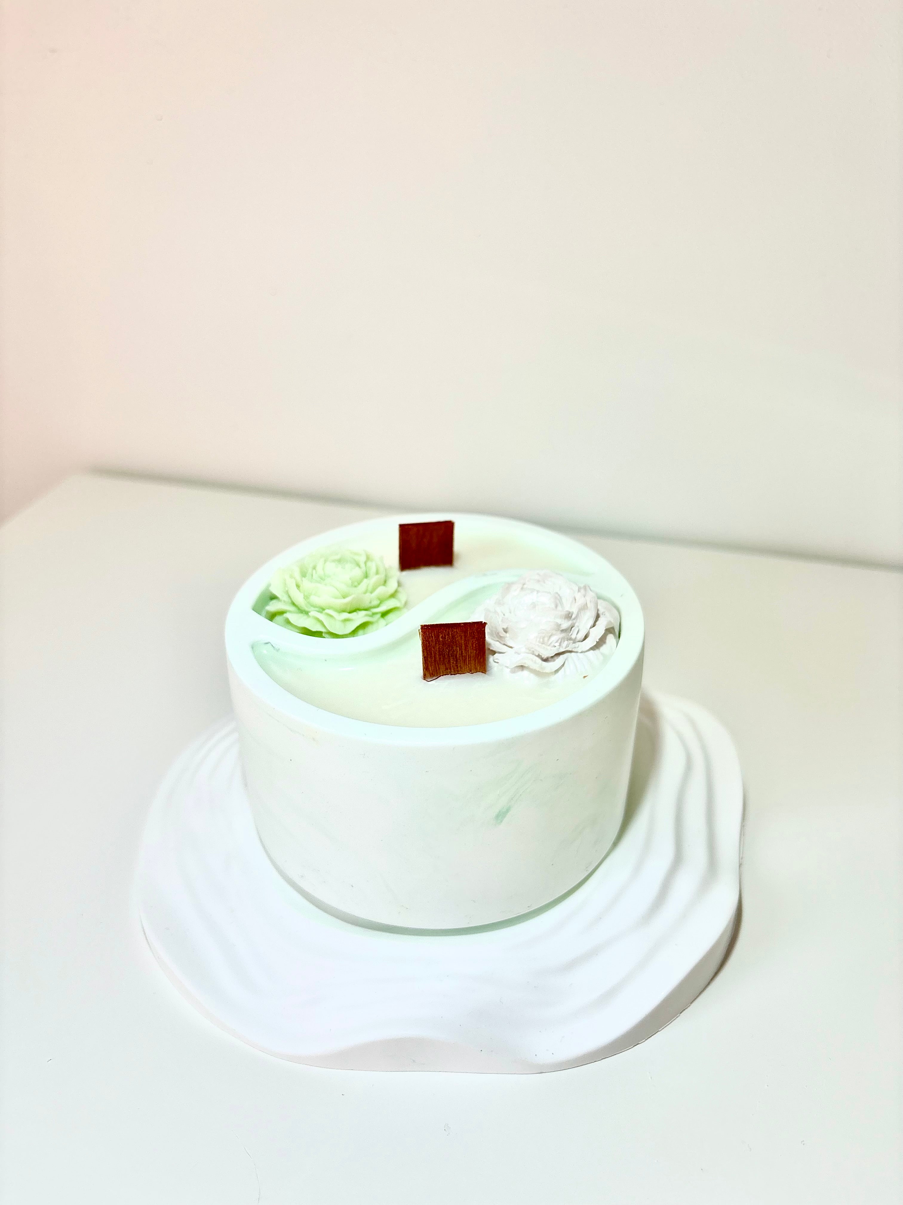 Dviejų Kvapų Žvakė Indelyje