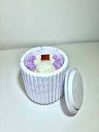 Aukšta Apvali Žvakė Indelyje su Dangteliu