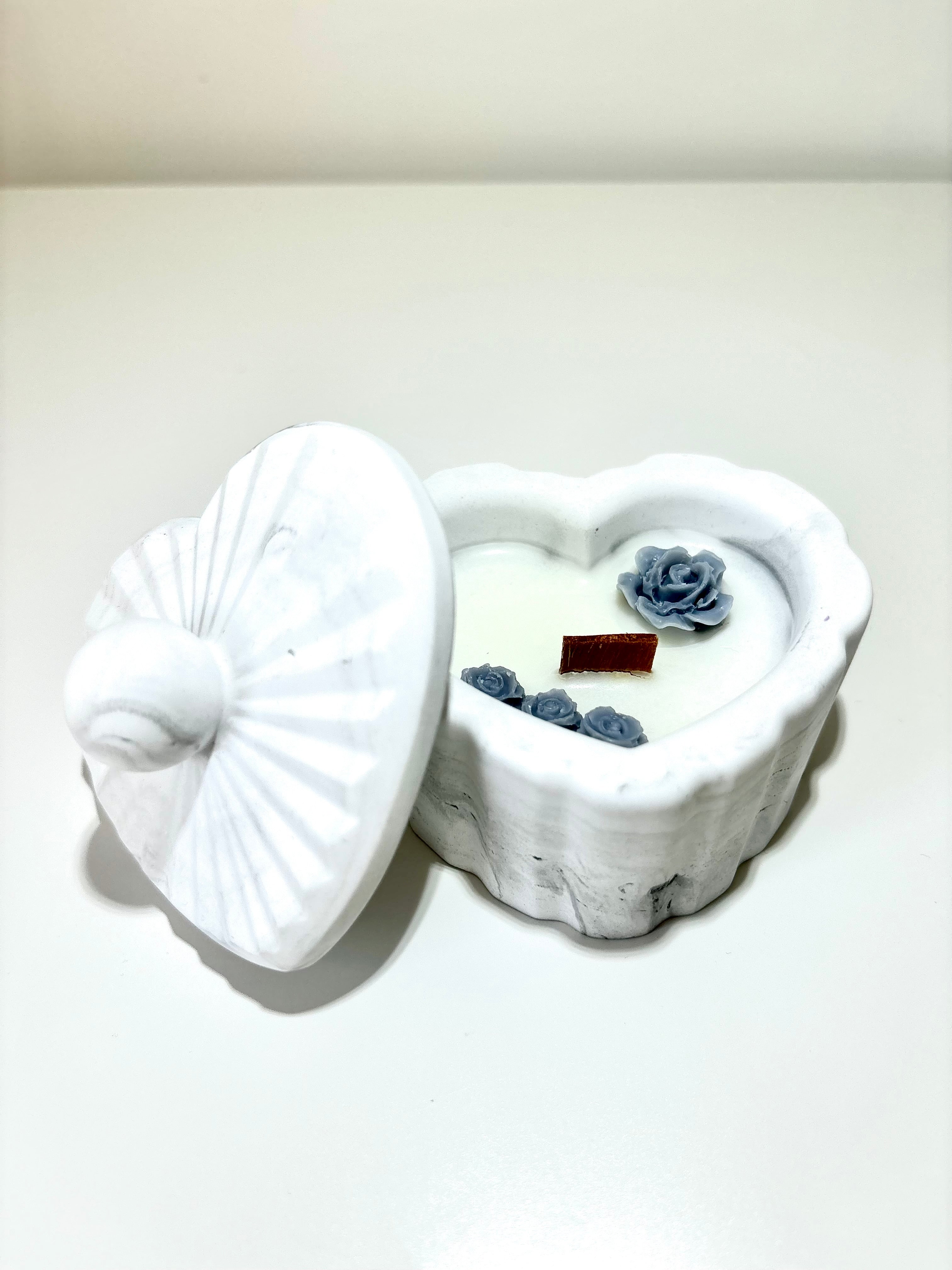 Širdelės Formos Žvakė Indelyje