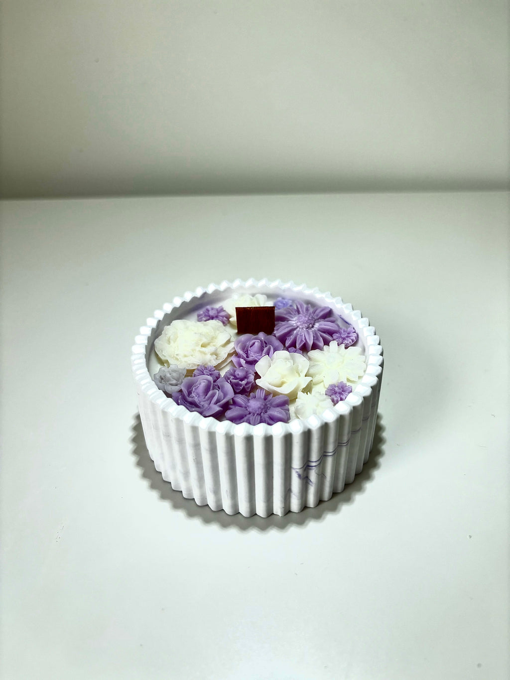 Vidutinė Apvali Žvakė Indelyje