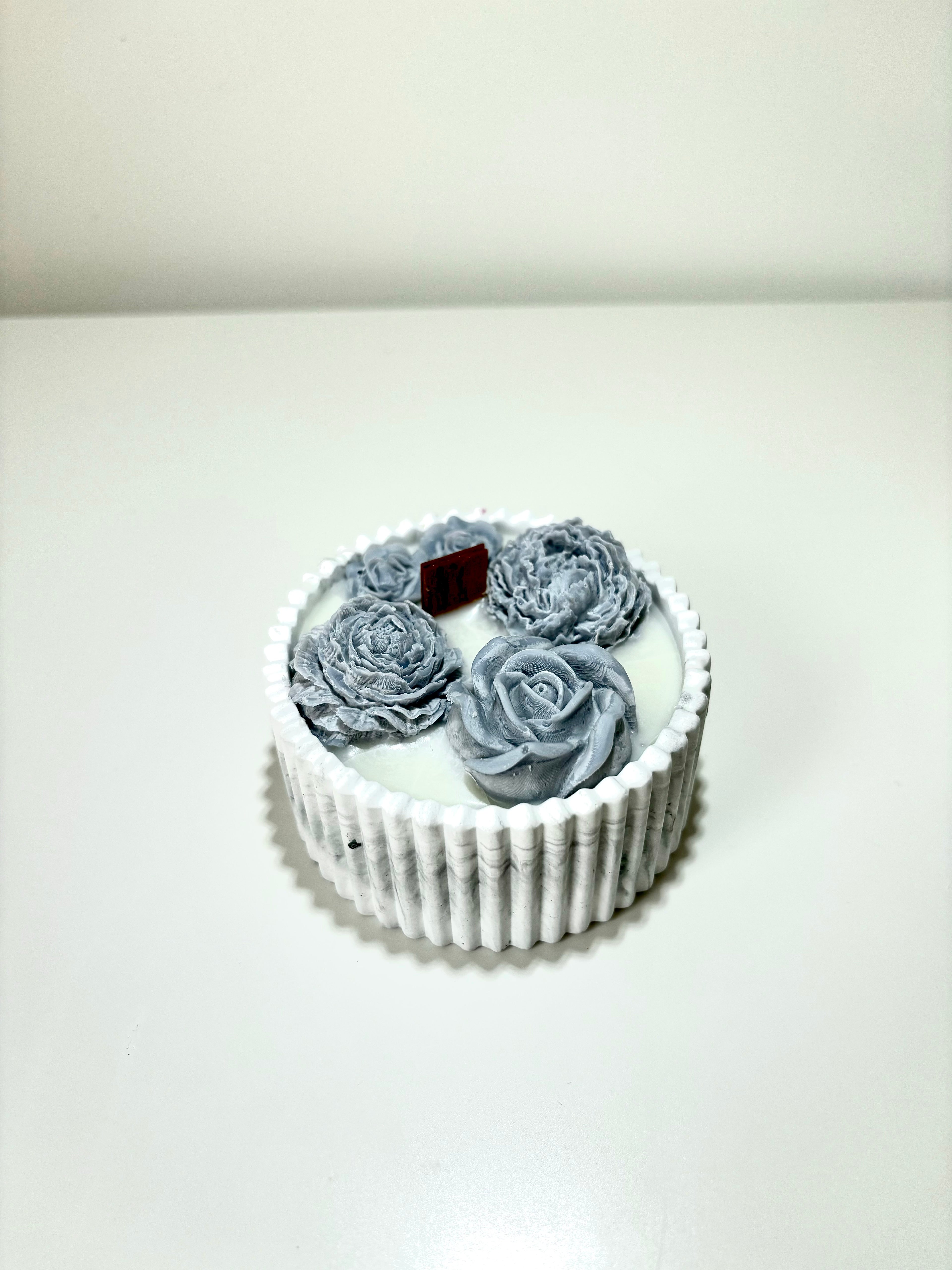 Vidutinė Apvali Žvakė Indelyje