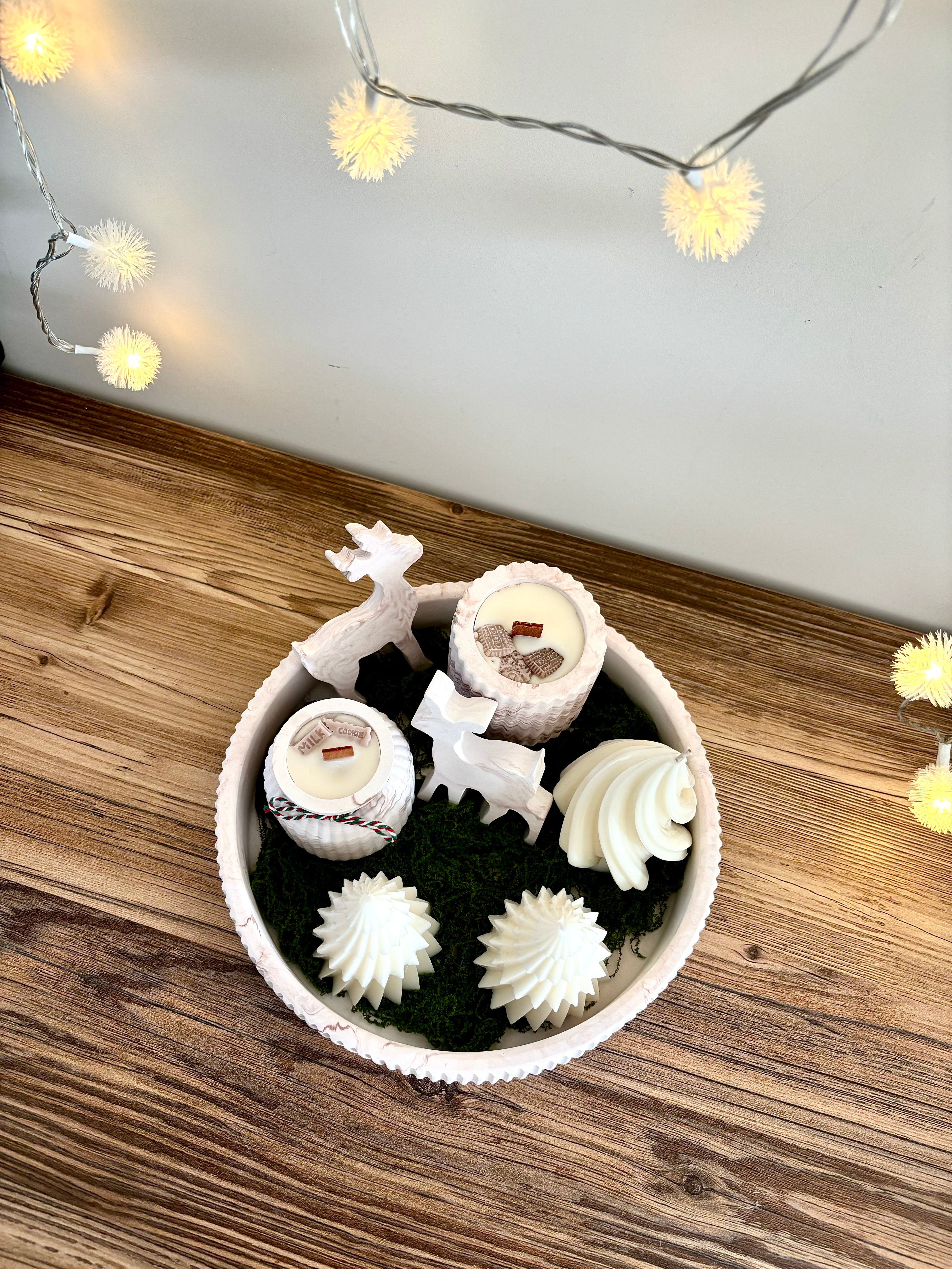 "Kalėdinis Miškas" rankų darbo žvakių su padėklu rinkinys