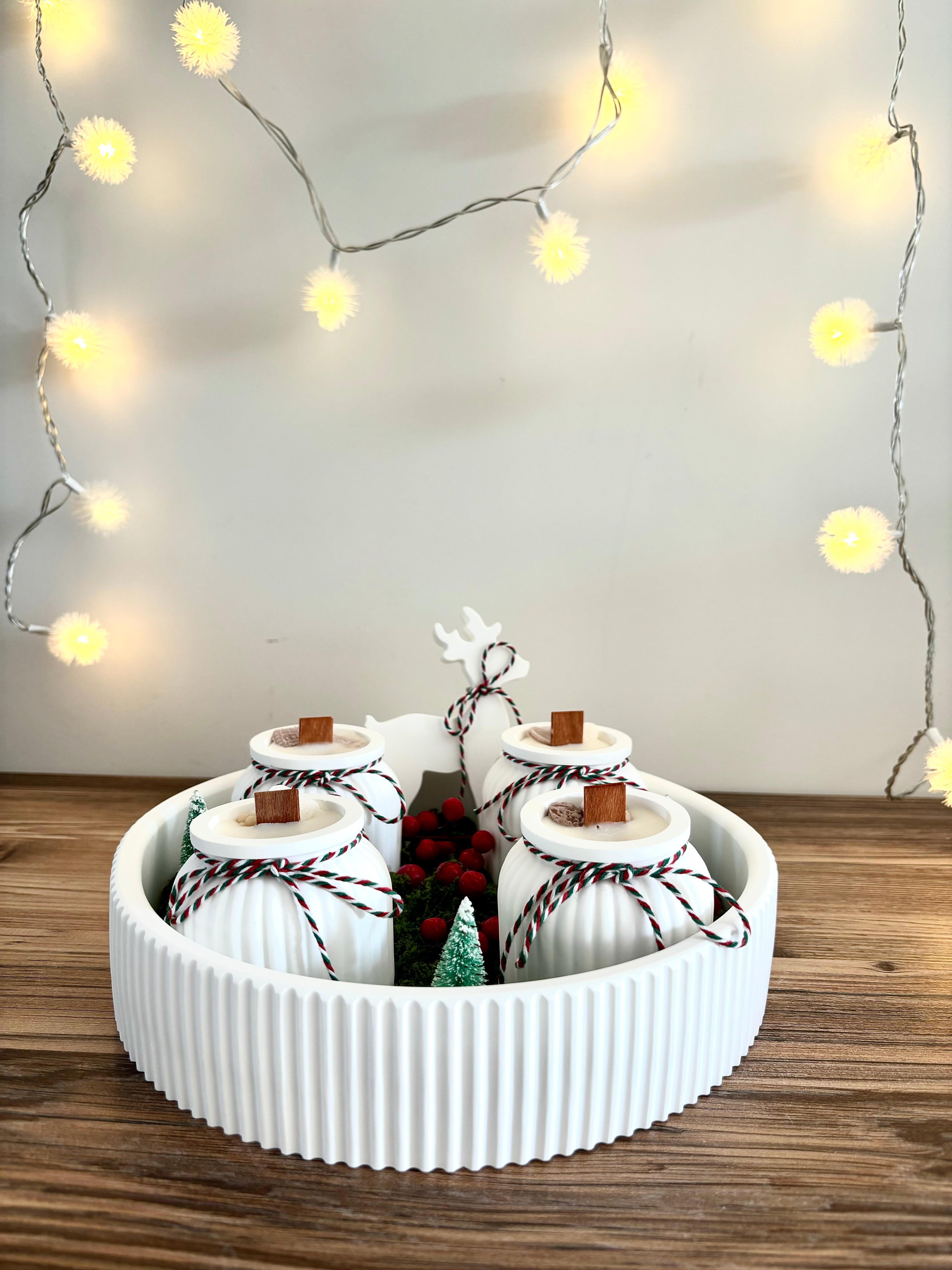 "Šv. Kalėdų Belaukiant" rankų darbo žvakių su padėklu rinkinys