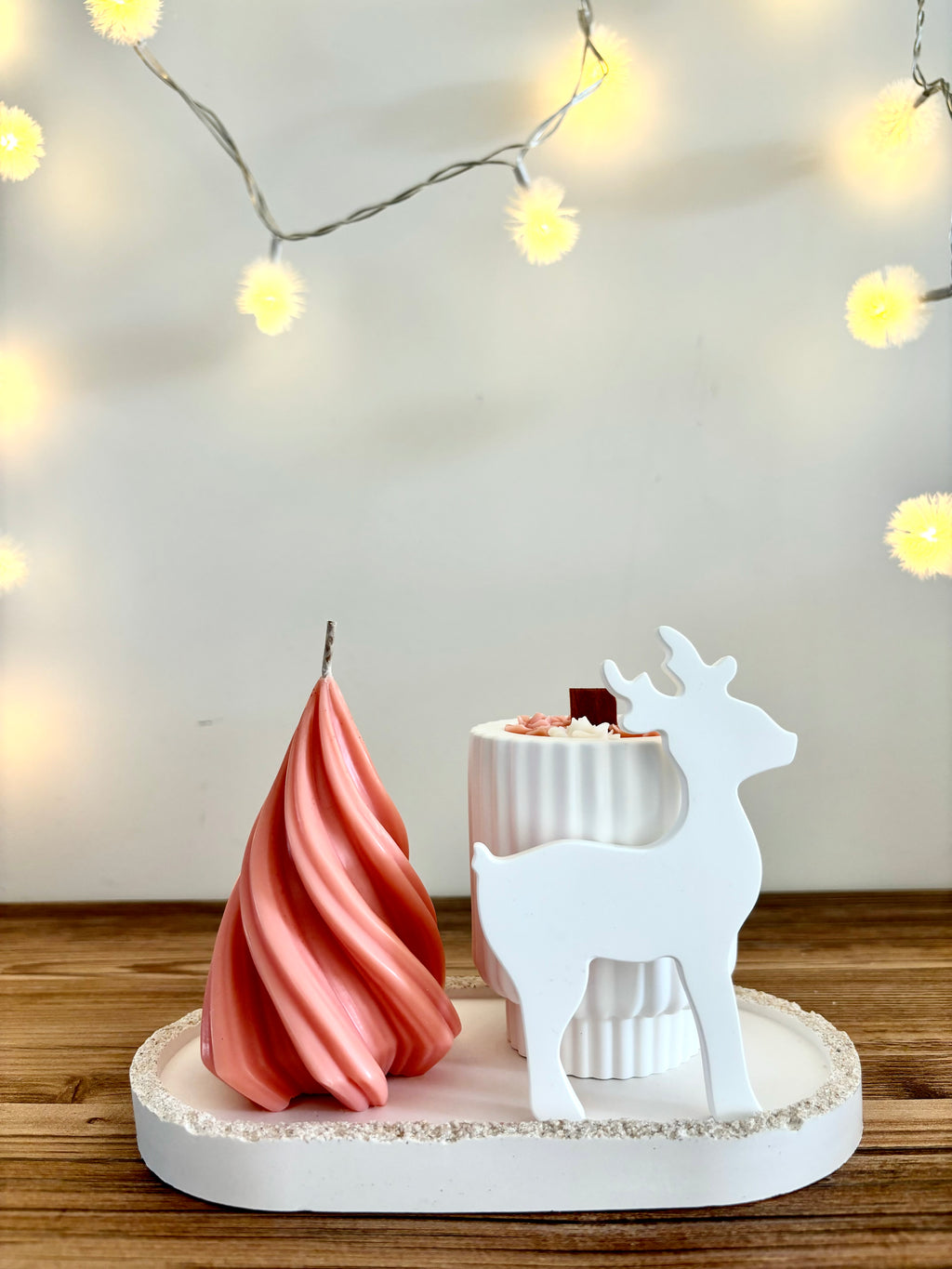 "Koralinės Kalėdos" Kalėdinis žvakių su padėkliuku rinkinys