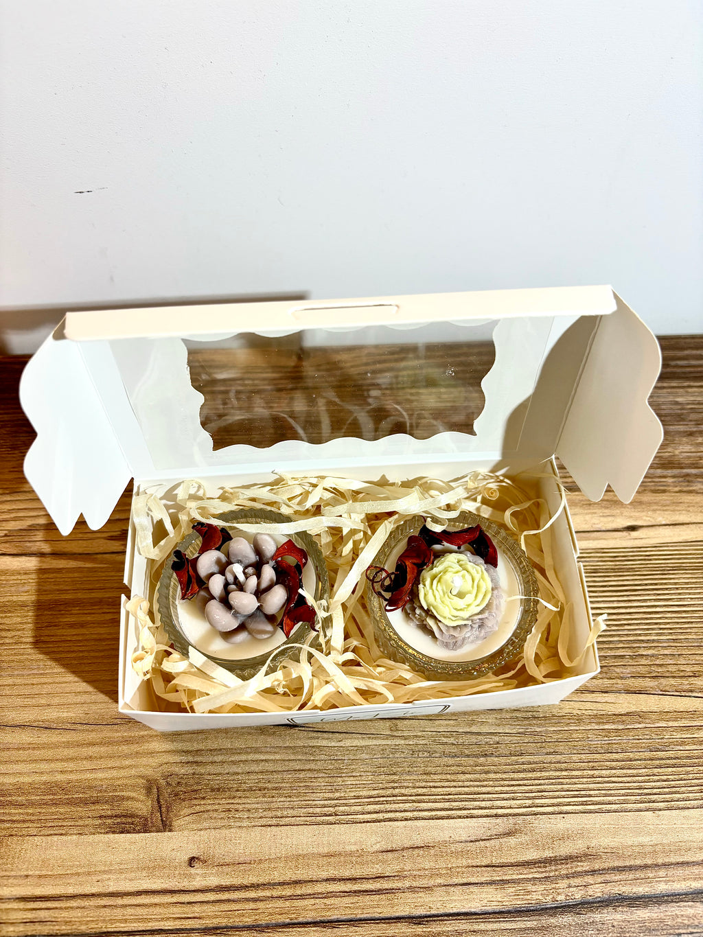 "Jaukumo detalės" rankų darbo žvakių rinkinys