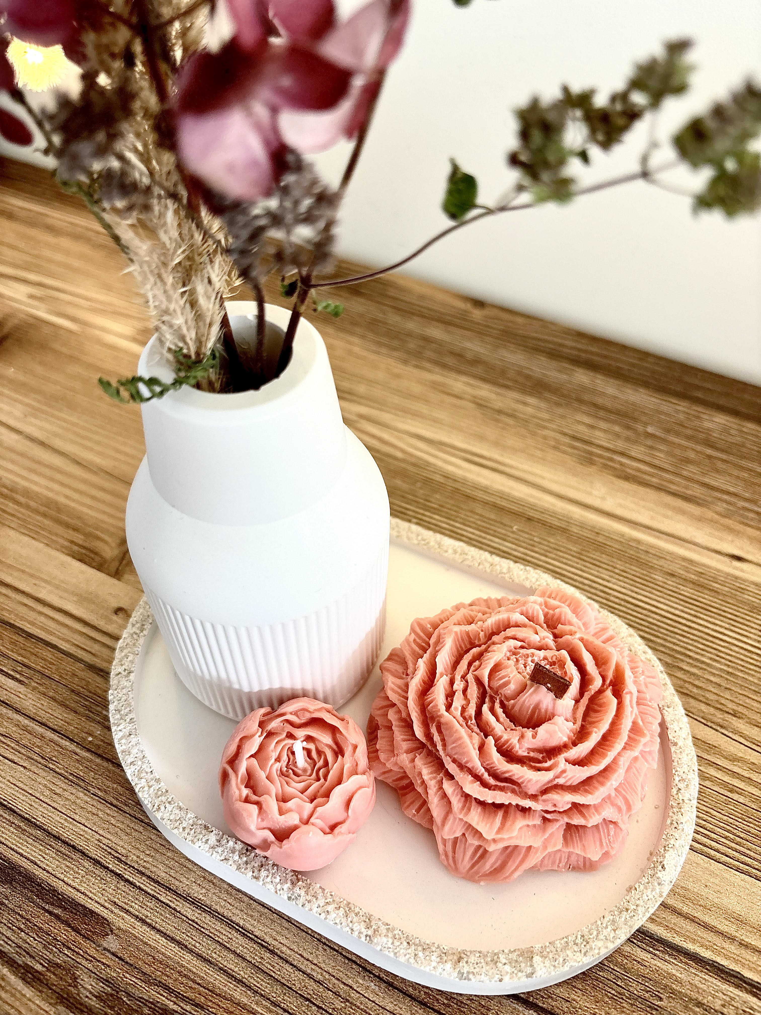 "Neatsiejama viena kitos dalis" rankų darbo žvakių ir vazelės rinkinys